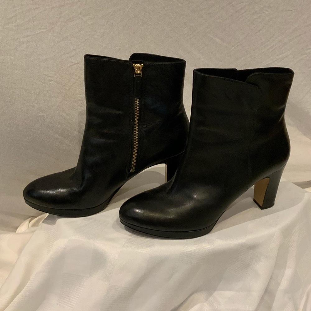 Lightly worn Nine West black heeled booties - Picture 7 of 8